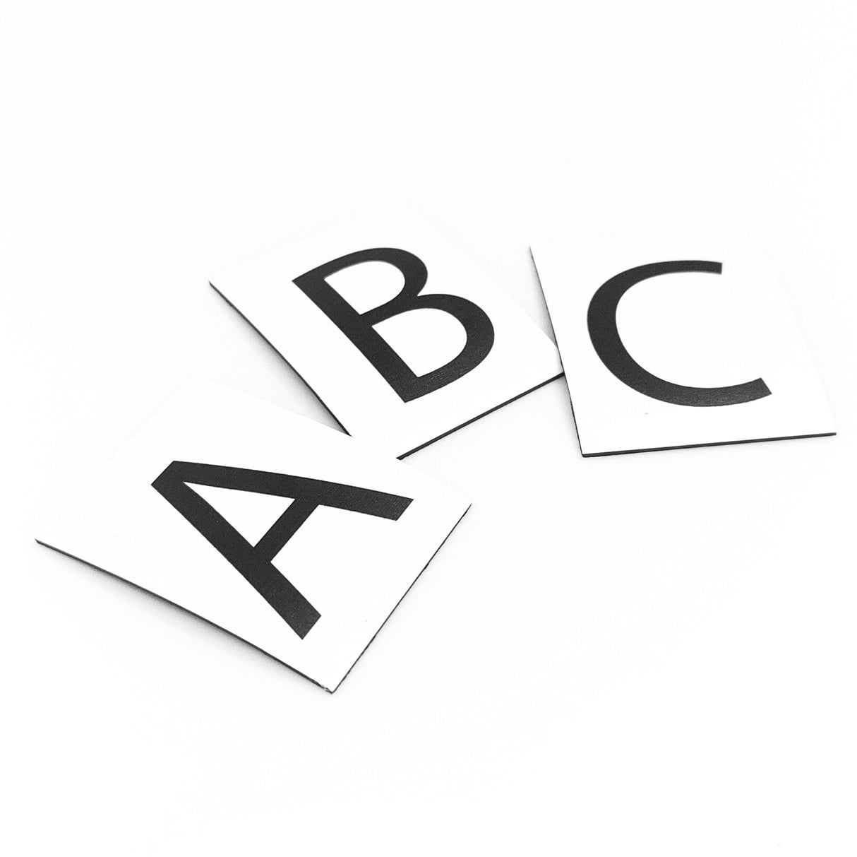 Magnetiske bokstaver A-Å, str. 3x4,5 cm (31 stk.)