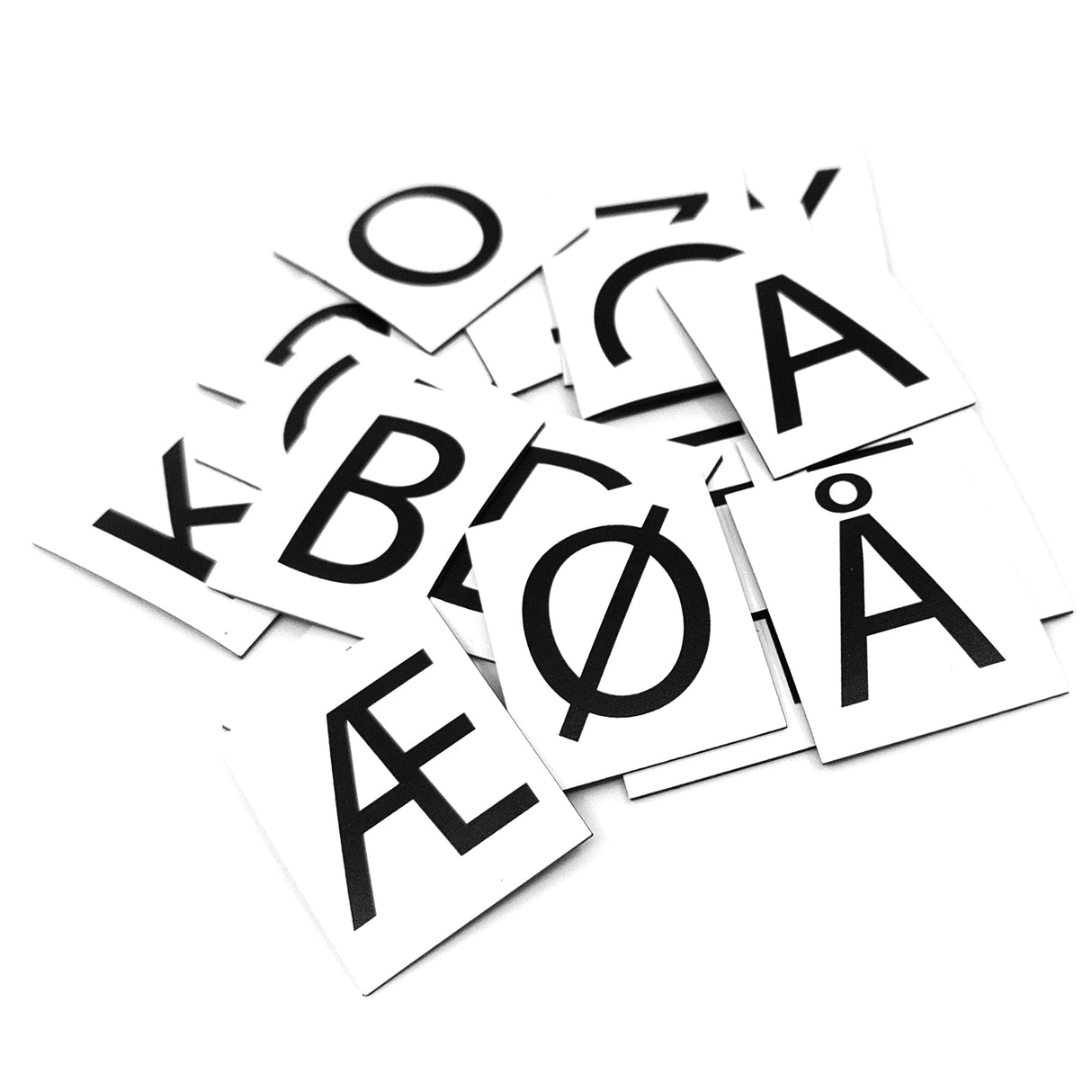 Magnetiske bokstaver A-Å, str. 3x4,5 cm (31 stk.)