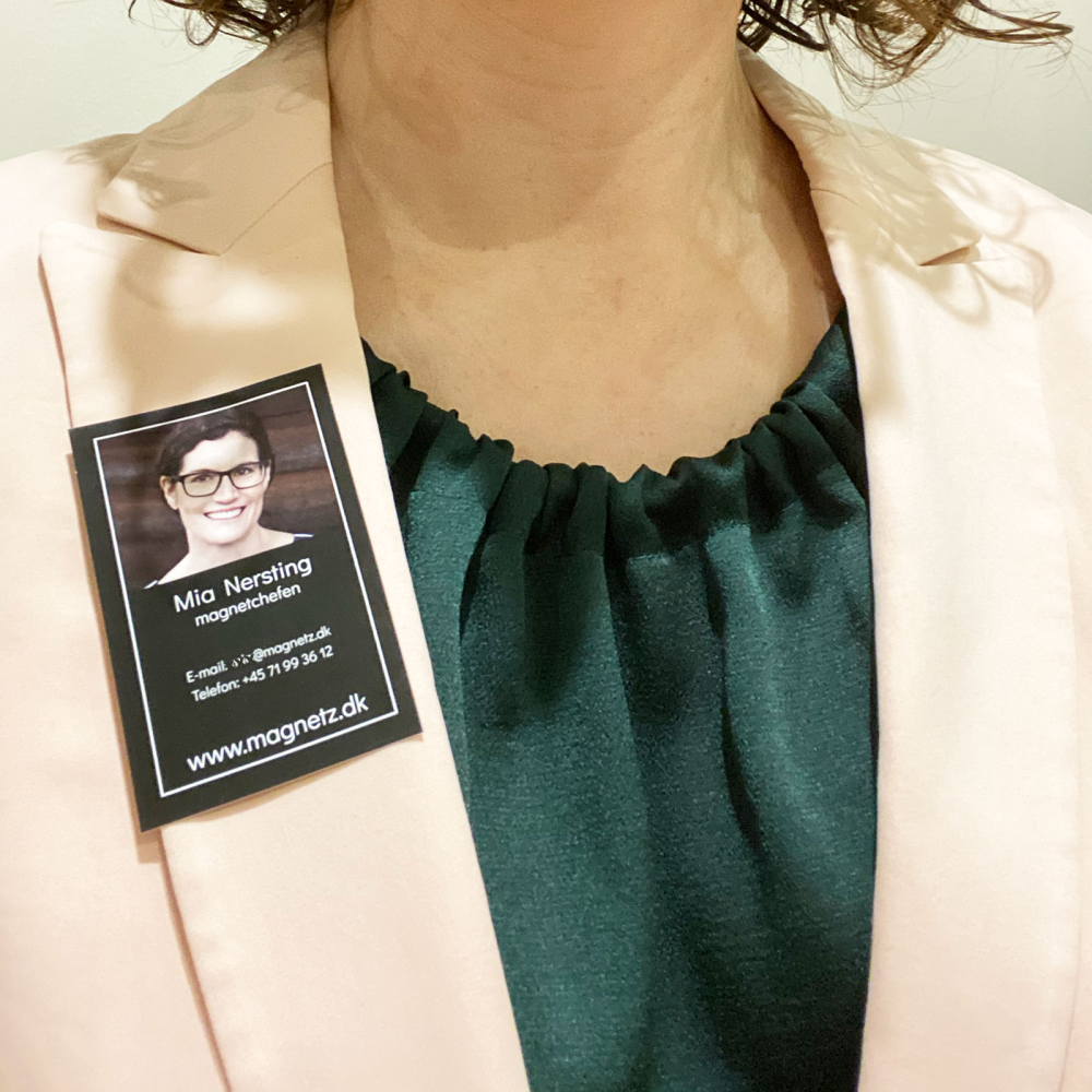 Magnetisk navneskilt m/plast 3,3 cm