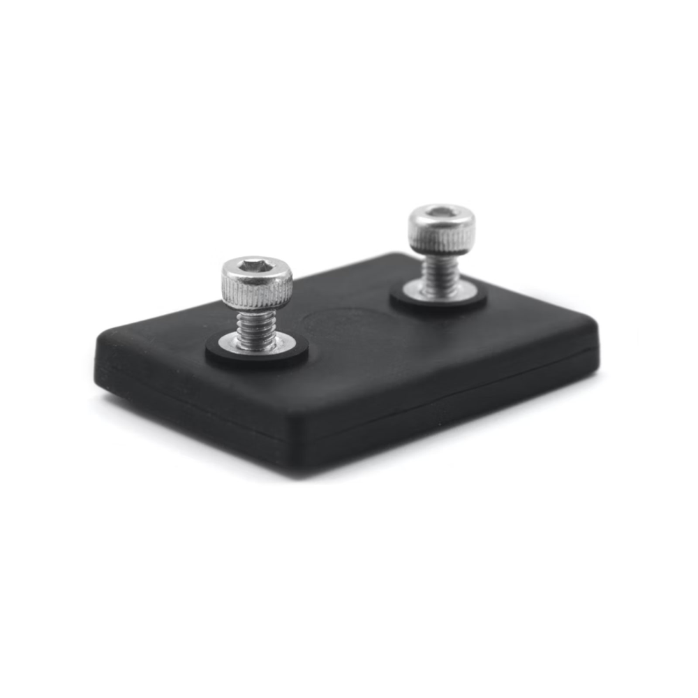 Gummimagnet med innvendig gjenge, 43x31 mm (dobbelt hull)