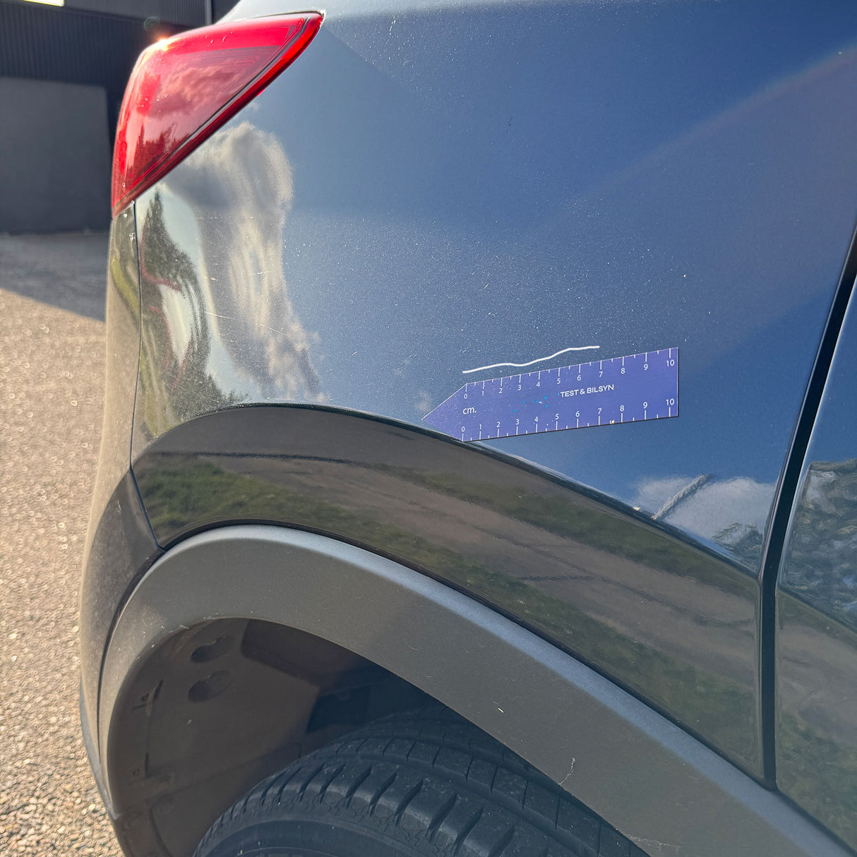 Magnetisk linjal med hvite tall, 20 cm (for logotrykk)