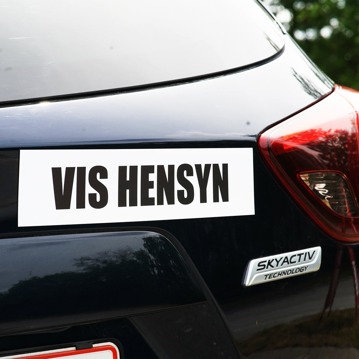 VIS HENSYN - magnetskilt til bil