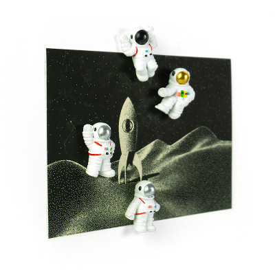 Pakke med 4 måne menn magneter til kjøleskap og magnettavle