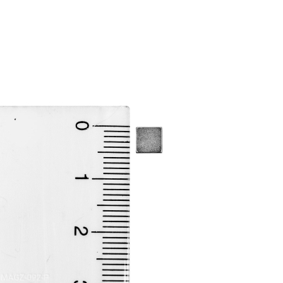Og her vises magneten i forhold til en linjal - 5 mm. er ikke mye
