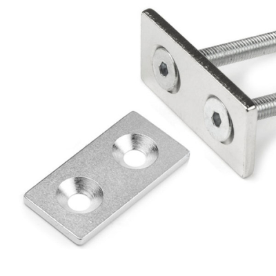 Countersunk metallplater er magnetisk stål som er bare å bruke som motstykke til sterke magneter. Denne metallplaten har 2 forsenkte skruehuller og er 80x20x3 mm.
