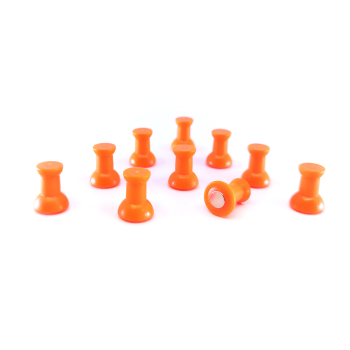 Oransje magneter som ser ut som små tegnestifter. De er laget av ABS-plast med en sterk neodymmagnet i bunnen. Selges i 10-pakk til en lav pris.