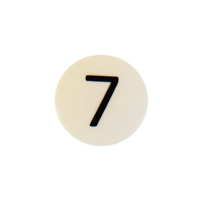 Hvit rund tallmagnet med 7-tall