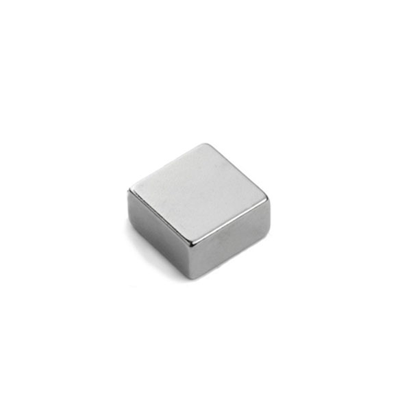 Supermagnet blokk 15x15x8 mm. (neodymium)