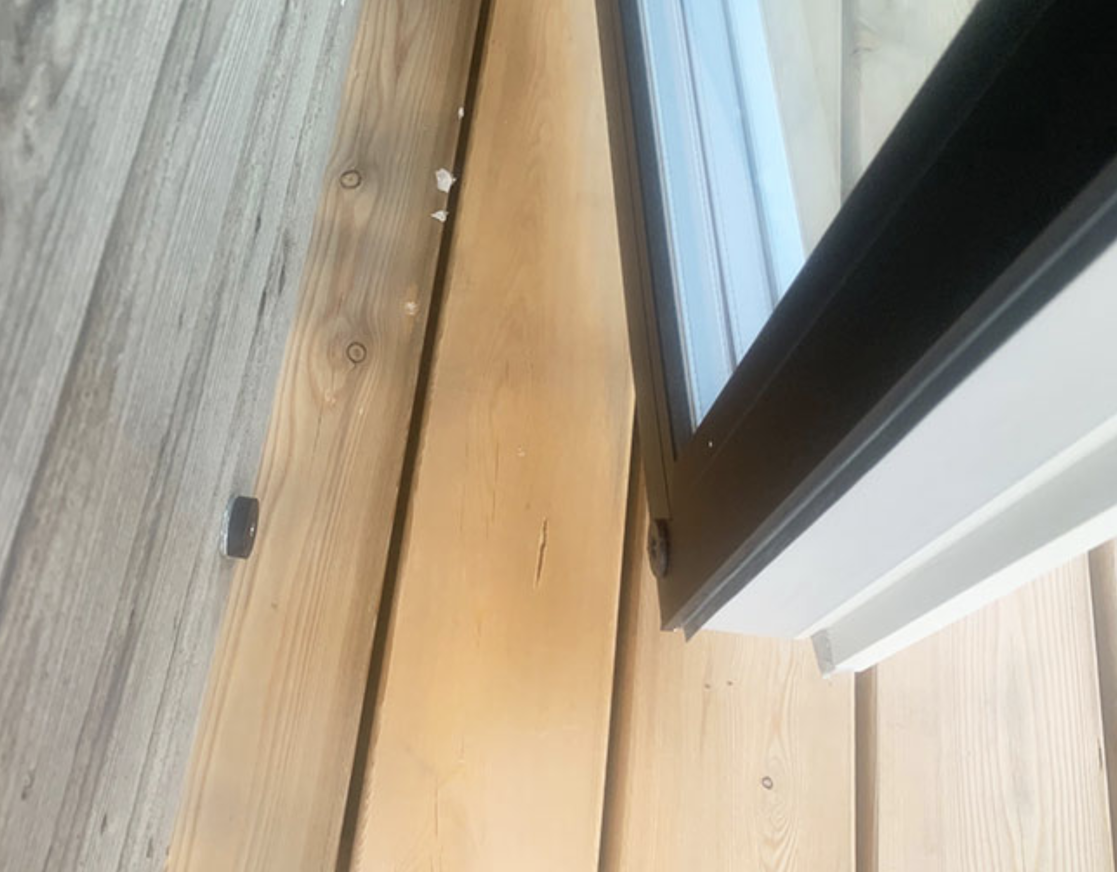 Magnetisk dørstopp utendørs med gummimagnet